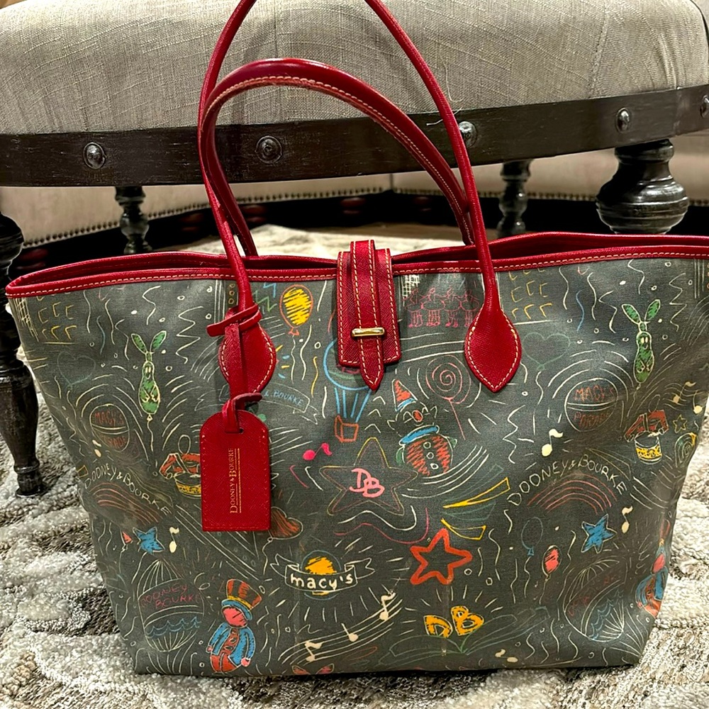 Dooney Bourke Vintage Novelty Macy’s Day Parade Coated & Leather Cindy Tote Rare